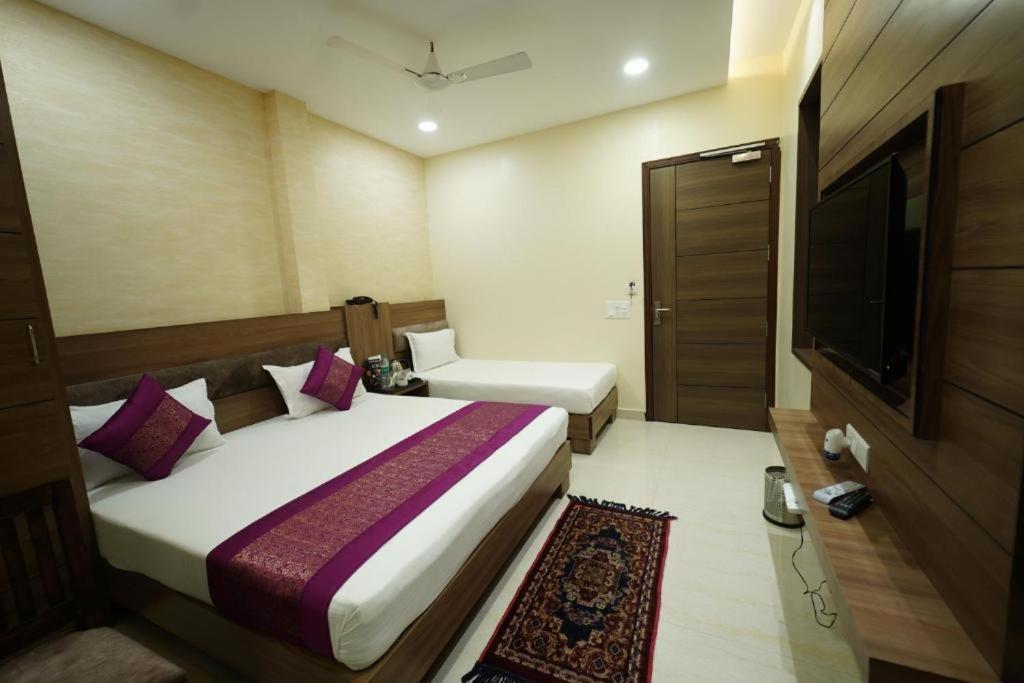 Swaran Hotel Amritsar Extérieur photo