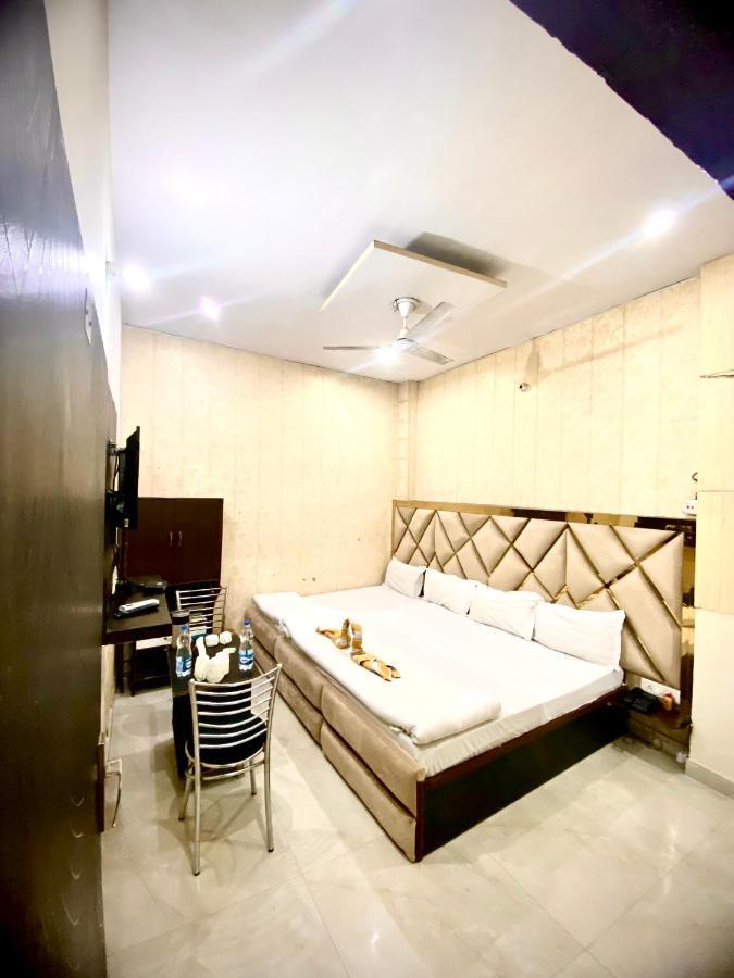 Swaran Hotel Amritsar Extérieur photo