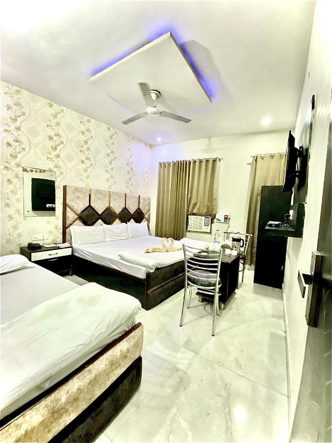 Swaran Hotel Amritsar Extérieur photo