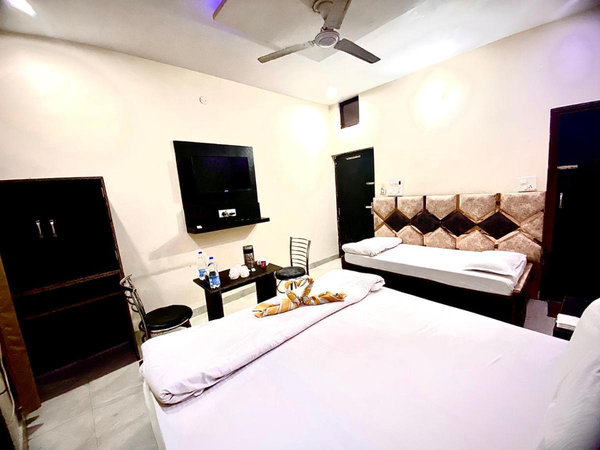 Swaran Hotel Amritsar Extérieur photo
