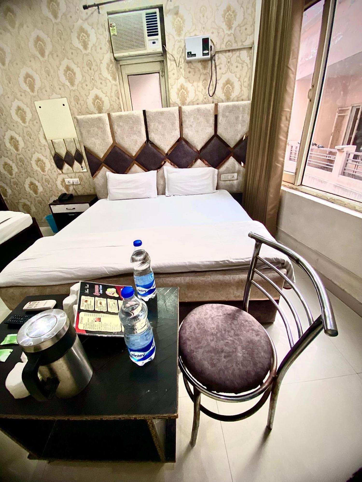 Swaran Hotel Amritsar Extérieur photo