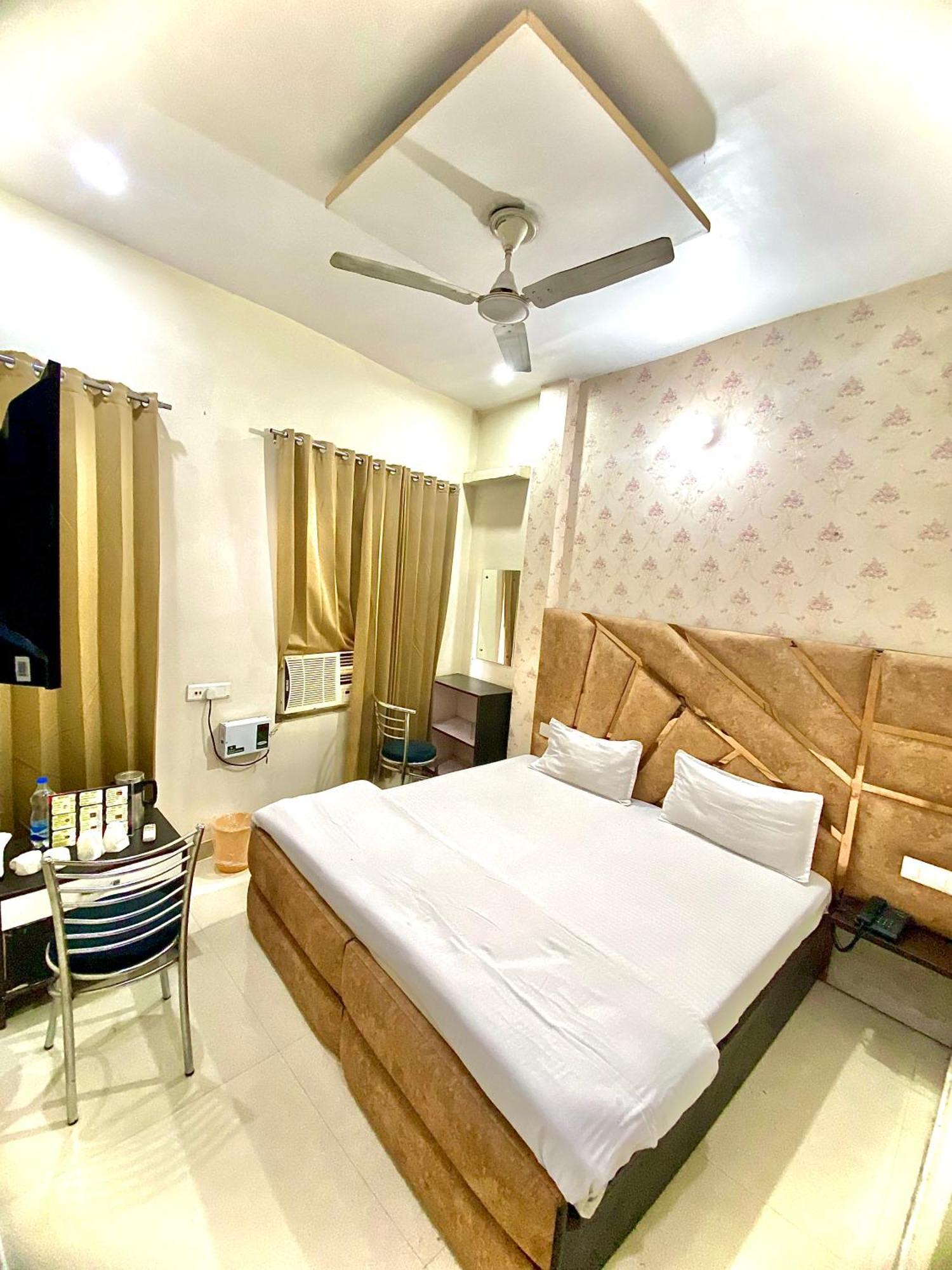 Swaran Hotel Amritsar Extérieur photo